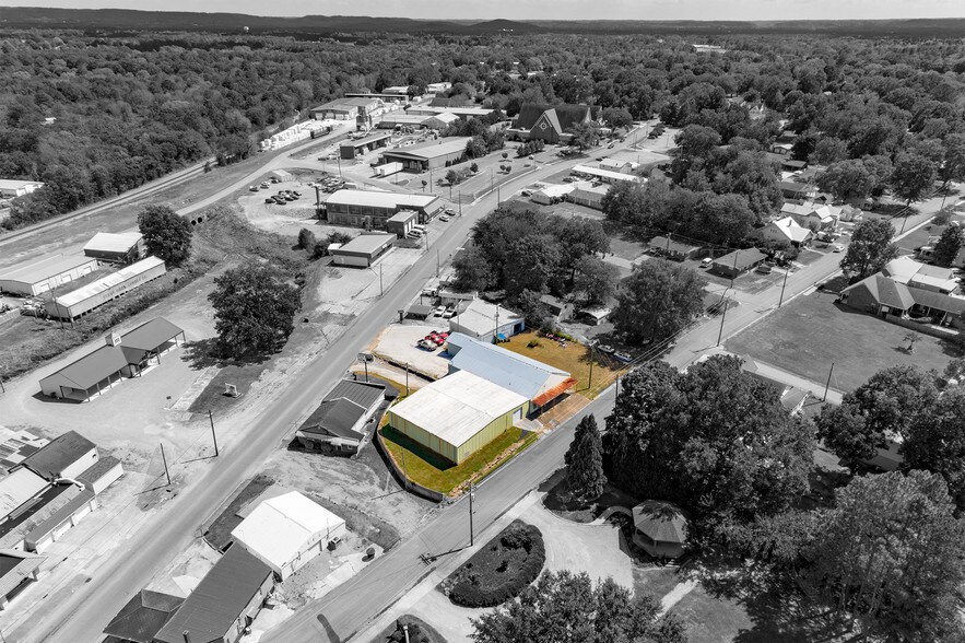 More Photos Of 217 Sparkman St SW, Hartselle Warehouse For Sale