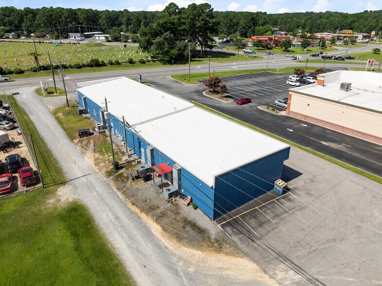 More Photos Of 1108 Kingold Blvd, Snow Hill Freestanding For Sale