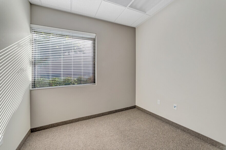 More Photos Of 5564 S Fort Apache Rd, Las Vegas Medical For Lease