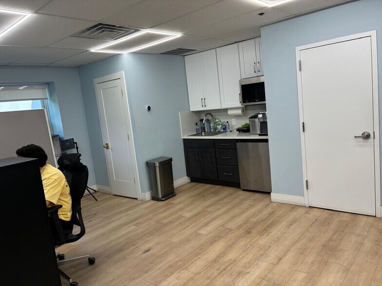 More Photos Of 120 Kenyon Dr, Lakewood Warehouse For Lease