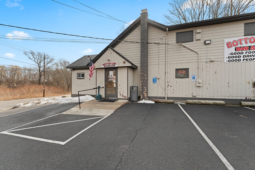 More Photos Of 415 Palmer Ave, Warwick Bar For Sale