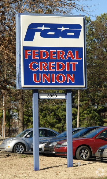 More Photos Of 3920 Whitebrook Dr, Memphis Bank For Sale