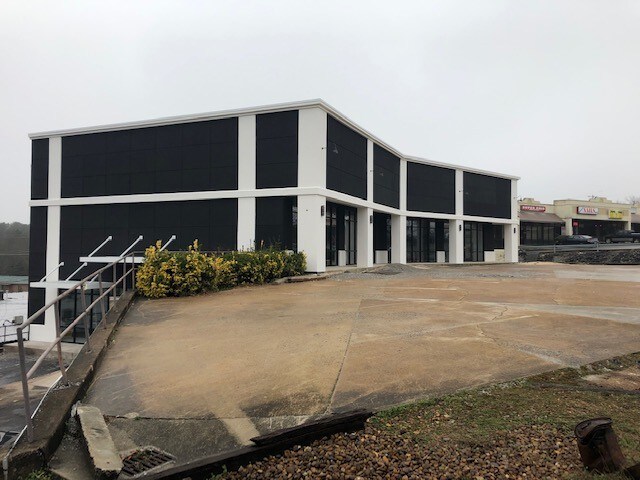 More Photos Of 6209 Lee Hwy, Chattanooga Storefront For Lease