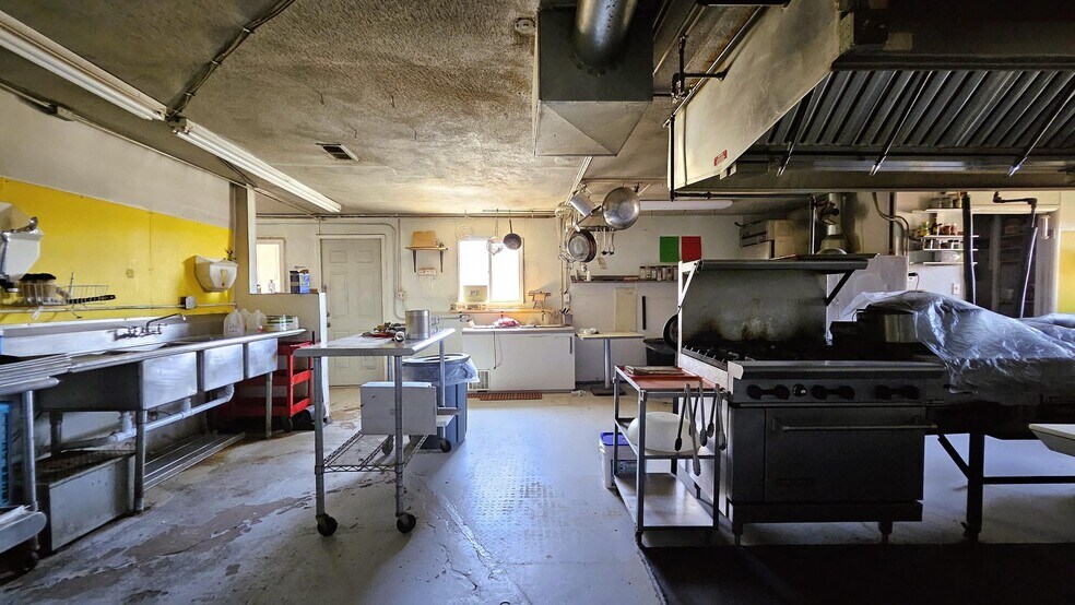 More Photos Of 100 4th Ave, Fort Garland Restaurant For Sale