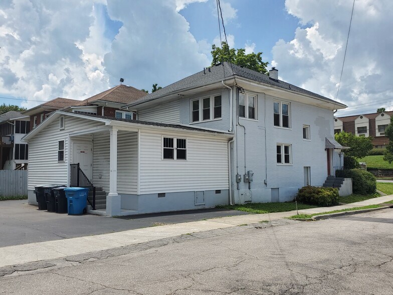 More Photos Of 1602 Grandin Rd SW, Roanoke Medical For Sale