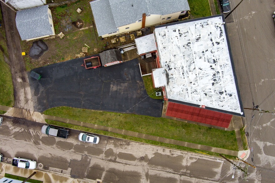 More Photos Of 46 Jefferson St, Brookville Storefront Retail Residential For Sale