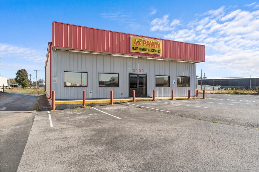 More Photos Of 2103 S Thompson St, Springdale Freestanding For Sale