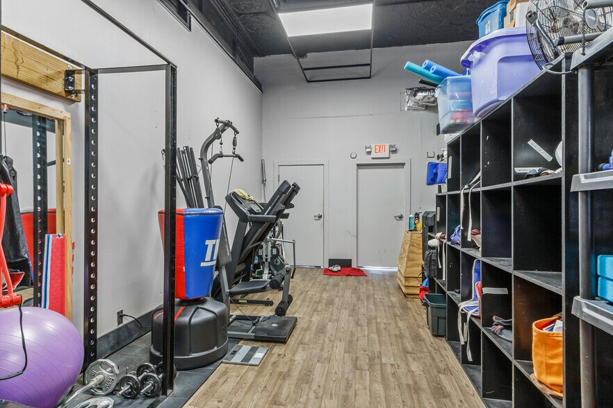 More Photos Of 927 Main St, Stevens Point Storefront Retail Residential For Sale