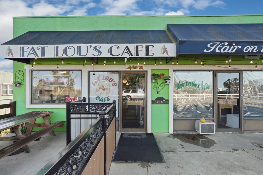 More Photos Of 14144 Market St, Walnut Grove Storefront For Sale