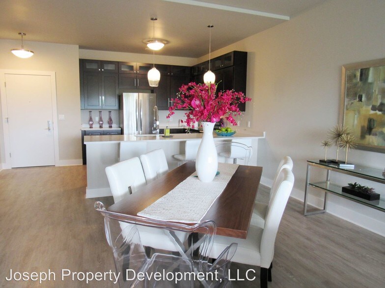 More Photos Of 4175 N Oakland Ave, Shorewood Multifamily For Sale
