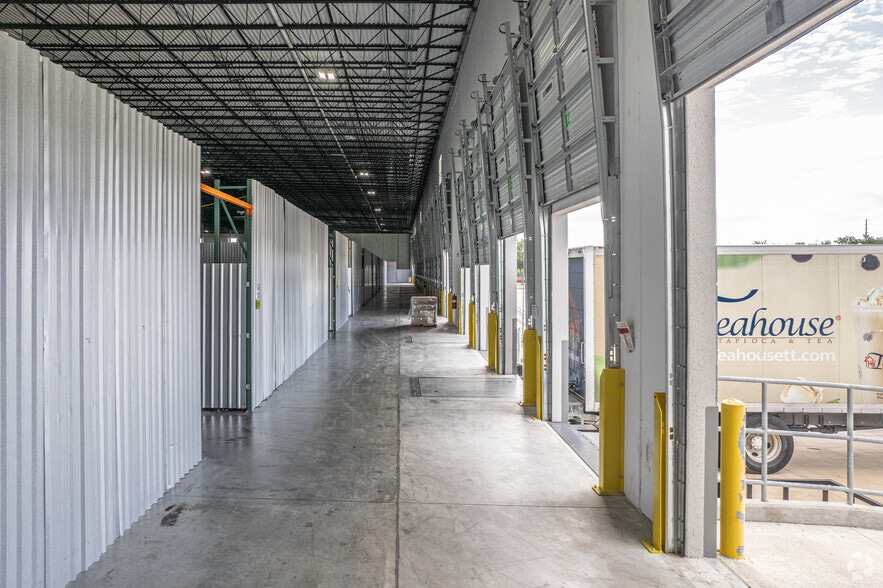 More Photos Of 12510 W Airport Blvd, Sugar Land Distribution For Lease