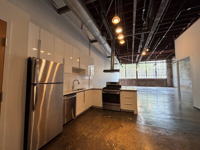 More Photos Of 887 W Marietta St NW, Atlanta Loft Creative Space For Lease