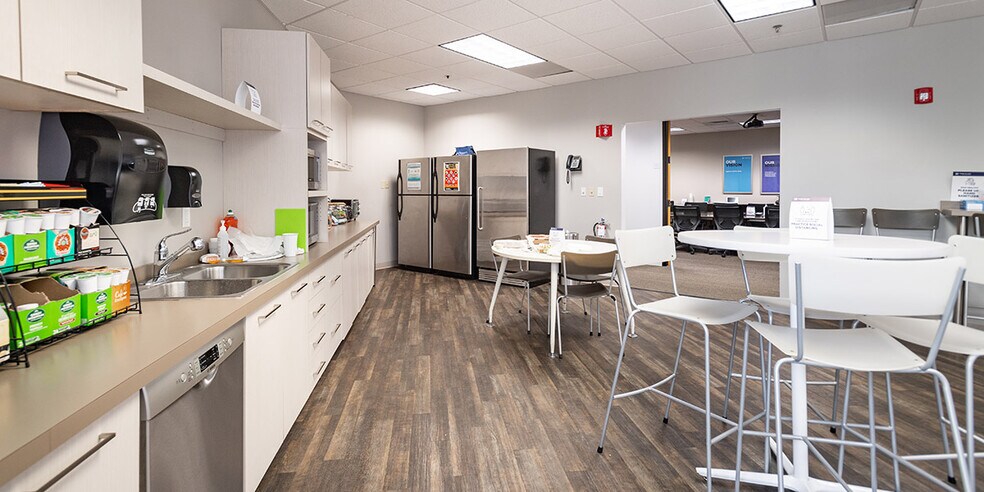 More Photos Of 500 Donald J Lynch Blvd, Marlborough Light Manufacturing For Lease