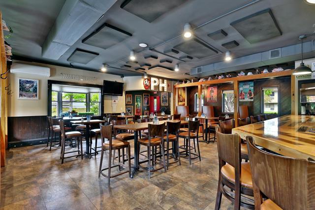 More Photos Of 20 Public Way, Quechee Restaurant For Sale