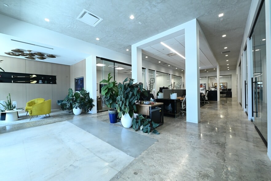 More Photos Of 2319 N Miami Ave, Miami Office For Lease