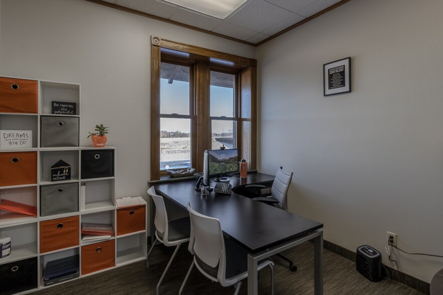 More Photos Of 112-142 S Riverfront Dr, Mankato Office For Lease