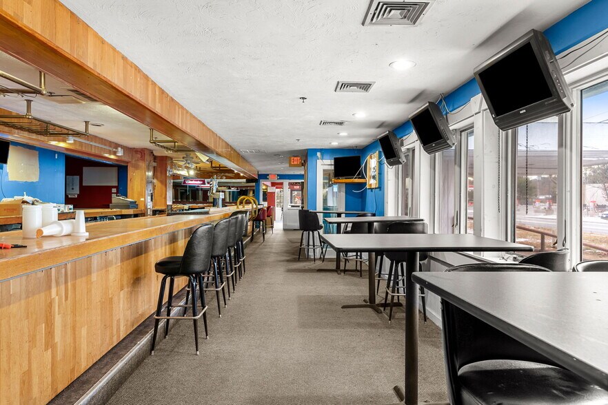 More Photos Of 2212 Main St, Tewksbury General Retail For Sale