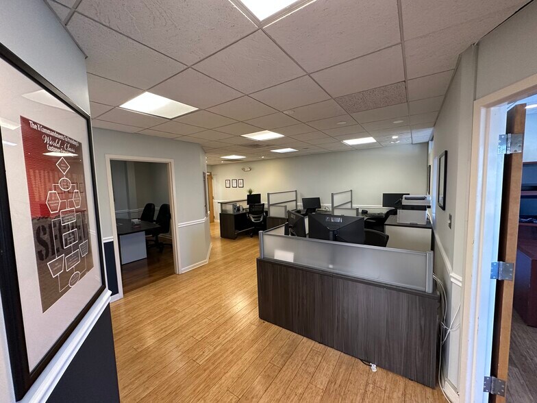 More Photos Of 4940 Hampden Ln, Bethesda Office For Lease