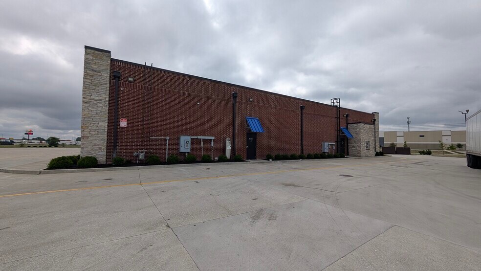 More Photos Of 4250 South SR 267, Lebanon Restaurant For Lease