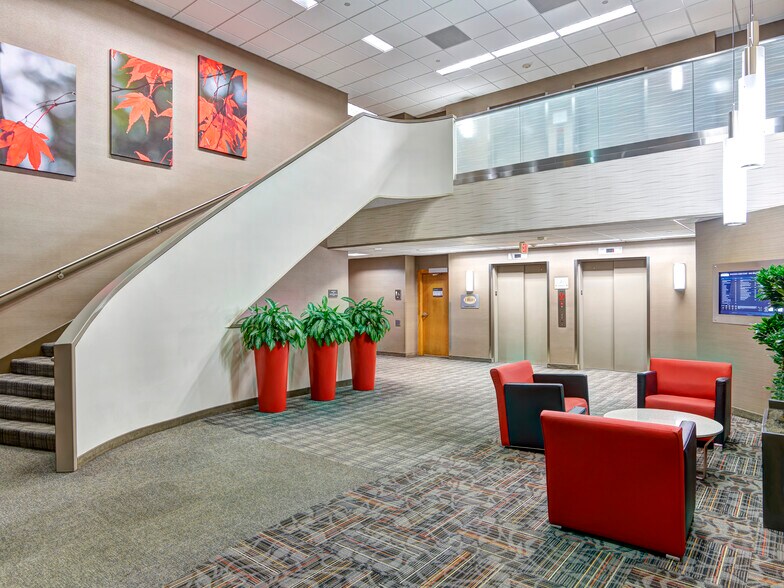 More Photos Of 7851 Metro Pky, Bloomington Office For Lease