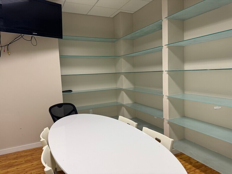 More Photos Of 20900 NE 30th Ave, Aventura Office Residential For Lease