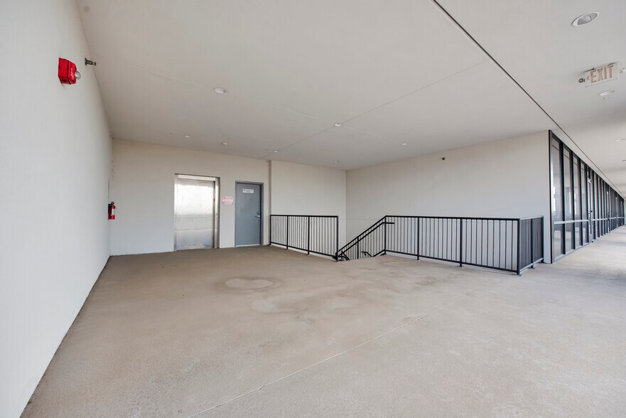 More Photos Of 2941 Broadway Bend Dr, Pearland Office For Lease