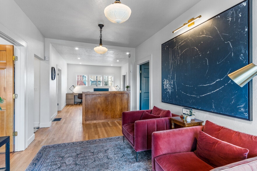 More Photos Of 1191 Capitol St NE, Salem Office For Sale