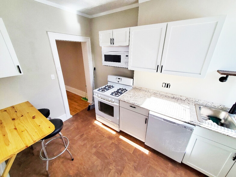 More Photos Of 1572-1580 S High St, Columbus Apartments For Sale