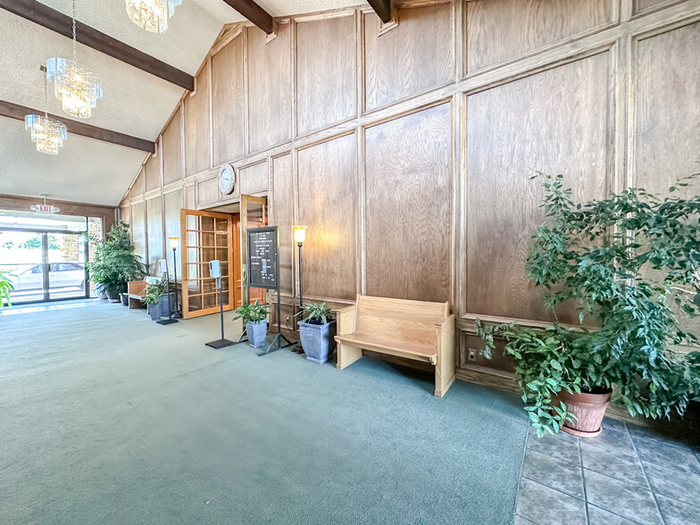 More Photos Of 2833 W Main St, Jenks Religious Facility For Sale