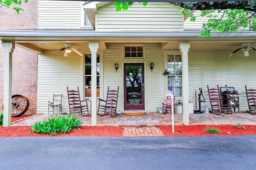 More Photos Of 313 S Green St, Glasgow Hospitality For Sale