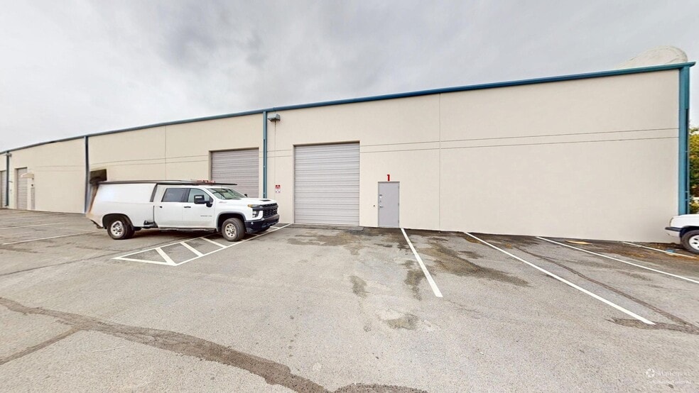 More Photos Of 8985 Double Diamond Pky, Reno Warehouse For Lease