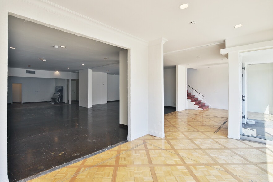 More Photos Of 853-857 N La Cienega Blvd, West Hollywood Restaurant For Lease