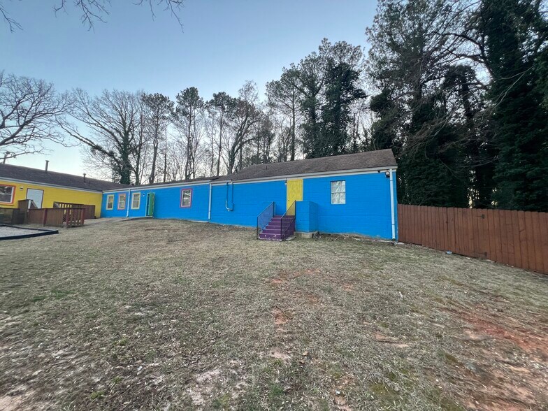 More Photos Of 2605 Campbellton Rd SW, Atlanta Daycare Center For Sale