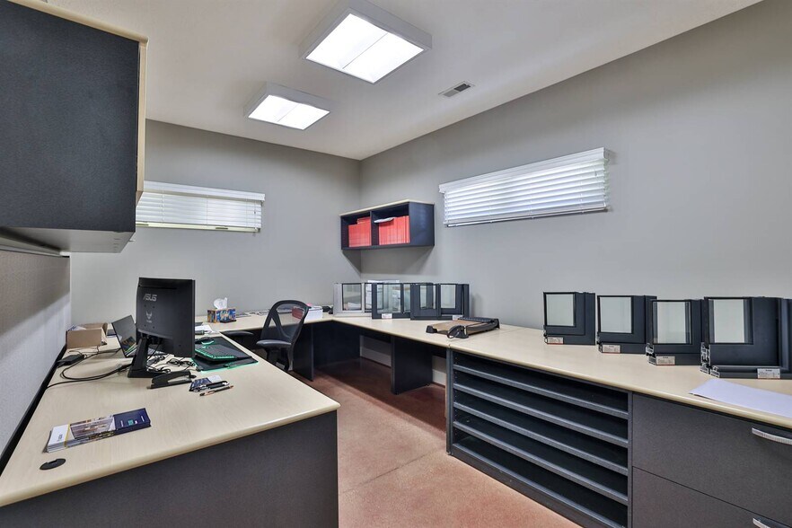 More Photos Of 4450 Monroe St, Hooven Truck Terminal For Sale