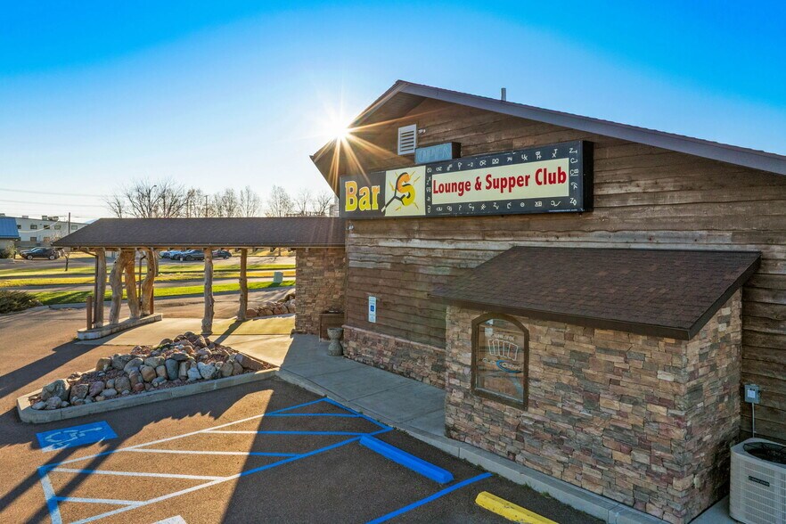 More Photos Of 5100-N Star Blvd, Great Falls Storefront Retail Office For Sale