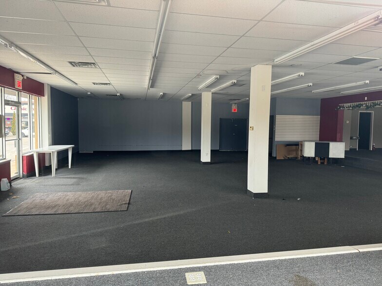 More Photos Of 16209-16235 S US 27, Lansing Unknown For Lease