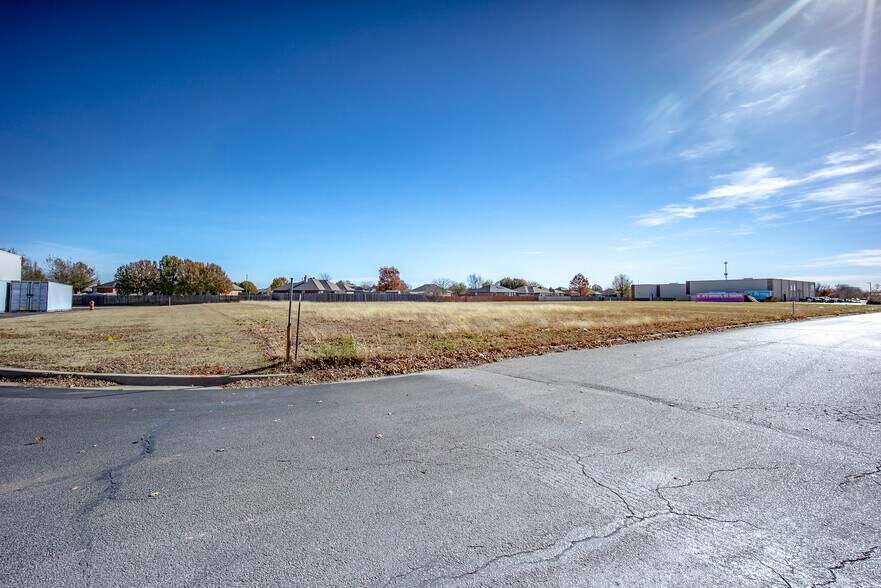 More Photos Of 951 Sonoma Park Dr, Norman Land For Sale