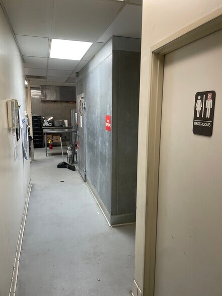 More Photos Of 3845 Jasmine Ave, Culver City Storefront Retail Residential For Lease