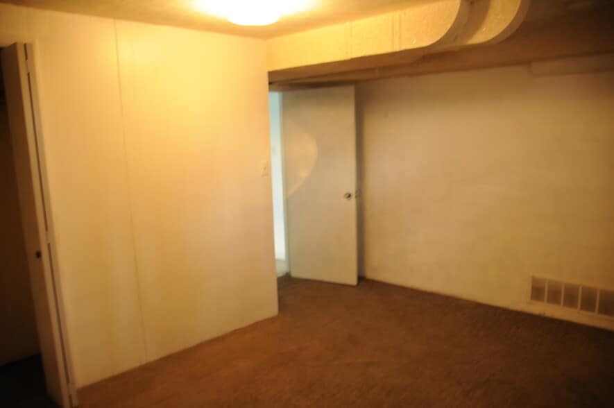 More Photos Of 2770 W 5400 S, Salt Lake City Flex For Sale