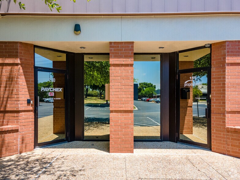 More Photos Of 12450 Network Blvd, San Antonio Unknown For Lease
