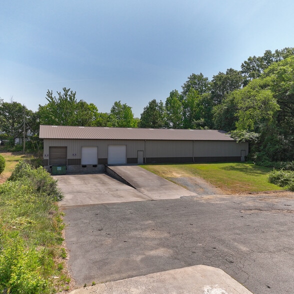 More Photos Of 4840 Reagan Dr, Charlotte Warehouse For Lease