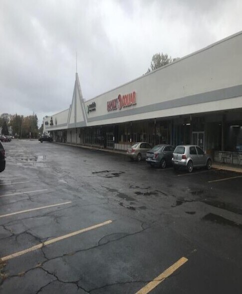 More Photos Of 411-423 Michigan St, Algonac Unknown For Lease