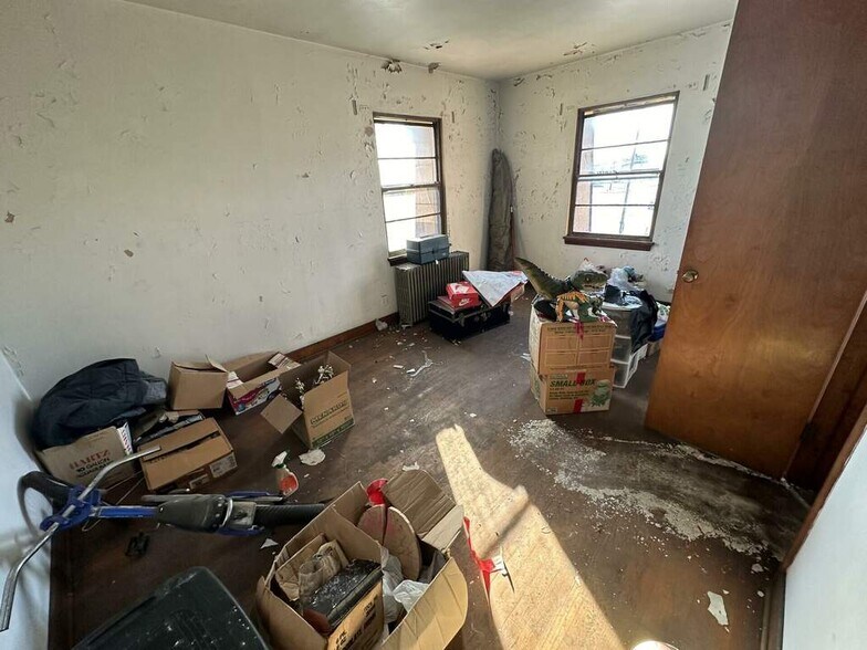 More Photos Of 5440 W Ridge Rd, Gary Light Distribution For Sale