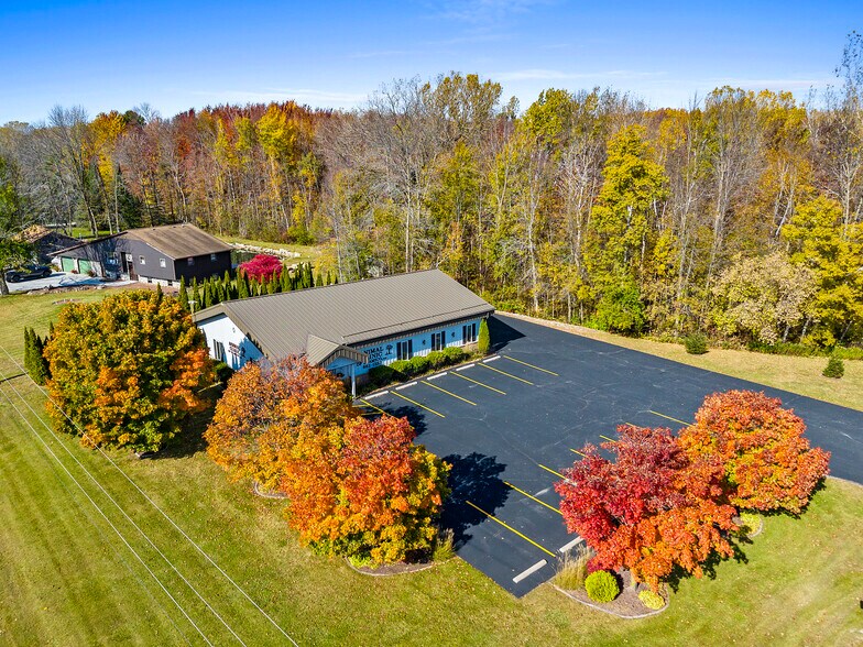 More Photos Of 14605 Velp Ave, Suamico Veterinarian Kennel For Sale