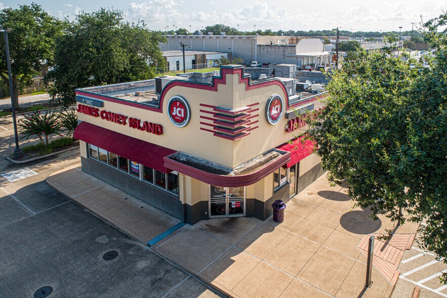 More Photos Of 3803 Spencer Hwy, Pasadena Restaurant For Lease