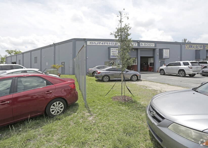 Primary Photo Of 12001-12057 SW 114th Pl, Miami Warehouse For Lease