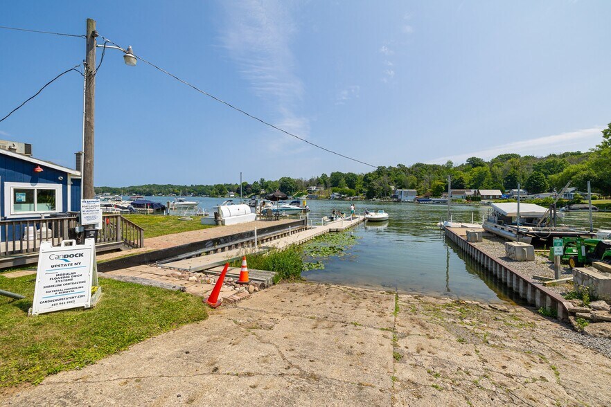 More Photos Of 8106 W Port Bay Rd, Wolcott Marina For Sale
