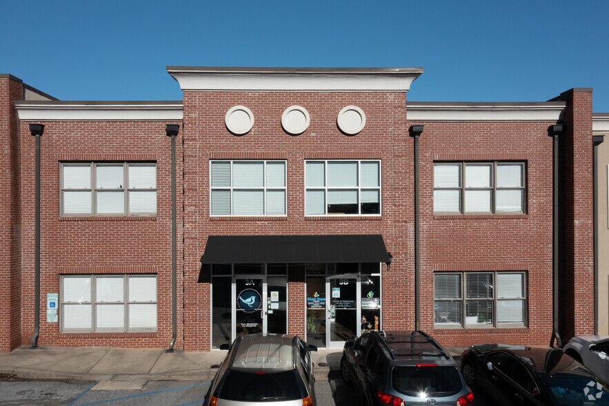 More Photos Of 955 W Wade Hampton Blvd, Greer Office For Lease