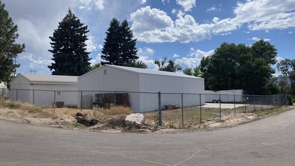 More Photos Of 13118 N Highland Cir, Littleton Warehouse For Lease
