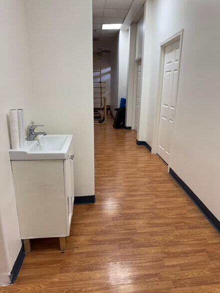 More Photos Of 3600 Ocean View Blvd, Glendale Storefront Retail Office For Lease